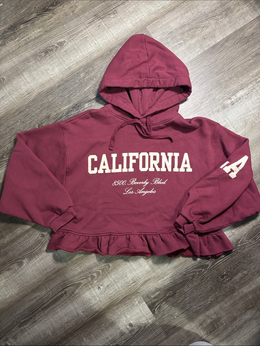 Zara cropped California Ruffle Hem Hoodie - Burgundy